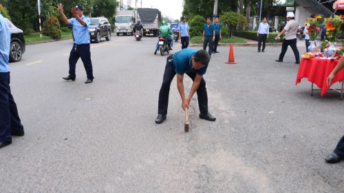 Khởi công cải tạo mặt đương số 7 kcn Vĩnh Lộc